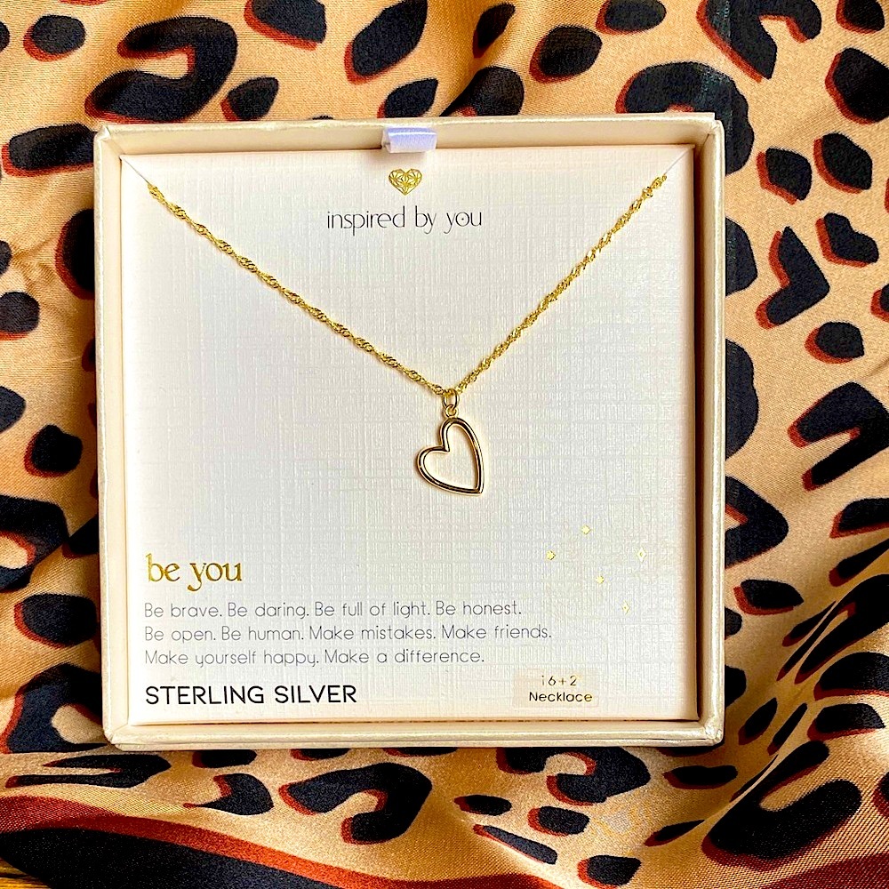 INSPIRED BY YOU -NwT Heart Necklace & it comes with A FREE bracelet 🩷🫶